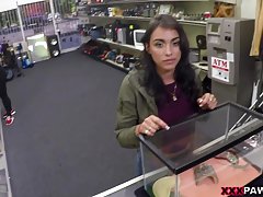 Ella tomará cualquier tamaño de pene ver online el porno ruso