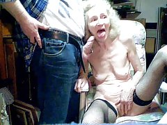 Tan fuerte tiene ganas de sexo, que ella empezó a chupar terapeuta de masaje video porno de ver
