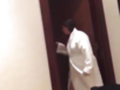 Sexo con la pelirroja en el vestuario porno rodillos rígida de mierda