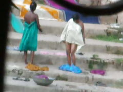 La muela con una botella de ver porno de maduras madres