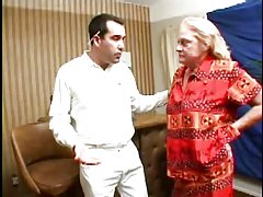 Apretando el esfínter juega casero porno con los amigos