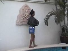 El chico pagó y la morena está abierto toda la noche! clips porno online rodillos